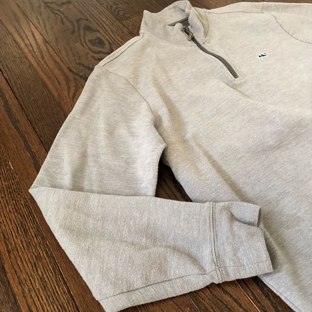 vineyard vines Men’s M Light Heathered Gray 1/4 Zipper Long-Sleeve Sweater - Picture 2 of 10